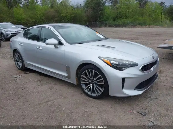 KNAE25LA2J6036690 2018 KIA STINGER - Image 1