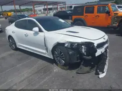 KNAE25LA2K6052194 2019 KIA STINGER