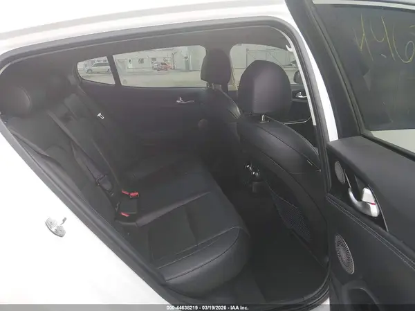 KNAE25LA2K6059582 2019 KIA STINGER - Image 8