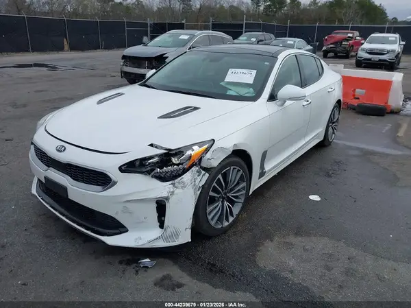 KNAE25LA2K6063714 2019 KIA STINGER - Image 2