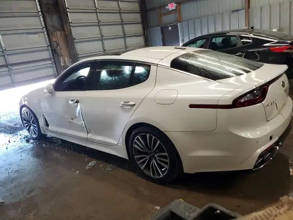 KNAE25LA3J6012690 2018 KIA STINGER - Image 2