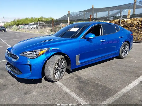 KNAE25LA3J6014021 2018 KIA STINGER - Image 2