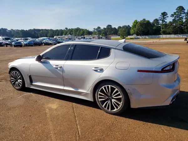 KNAE25LA3J6017582 2018 KIA STINGER - Image 2