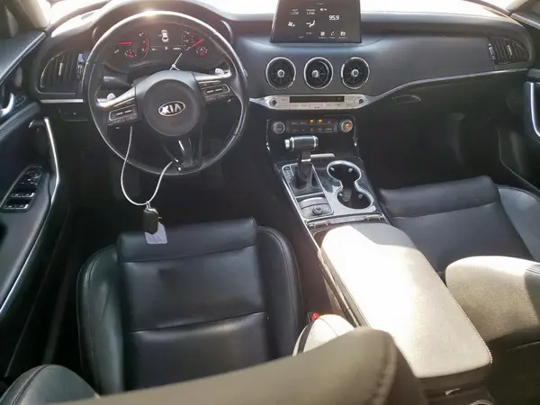 KNAE25LA3J6017582 2018 KIA STINGER - Image 8