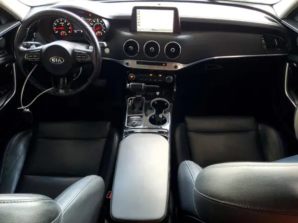 KNAE25LA3J6021468 2018 KIA STINGER - Image 8