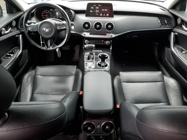 KNAE25LA3J6031837 2018 KIA STINGER - Image 8