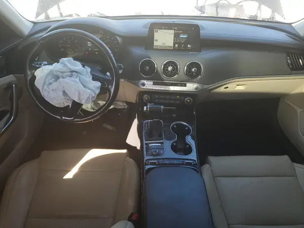 KNAE25LA3J6038903 2018 KIA STINGER - Image 8