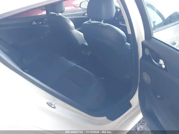 KNAE25LA3K6059624 2019 KIA STINGER - Image 8
