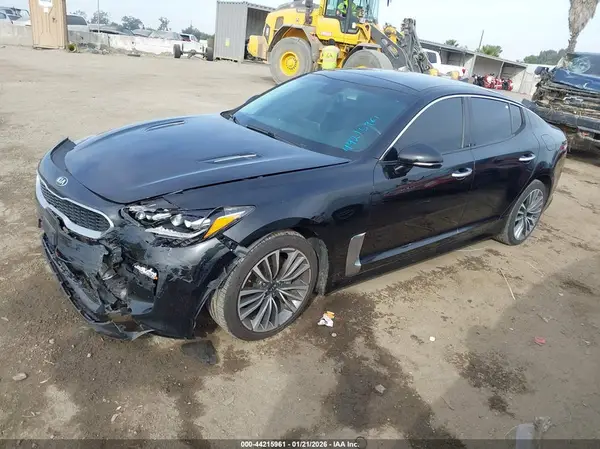 KNAE25LA4J6011063 2018 KIA STINGER - Image 2