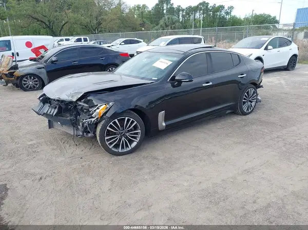 KNAE25LA4J6011130 2018 KIA STINGER - Image 2
