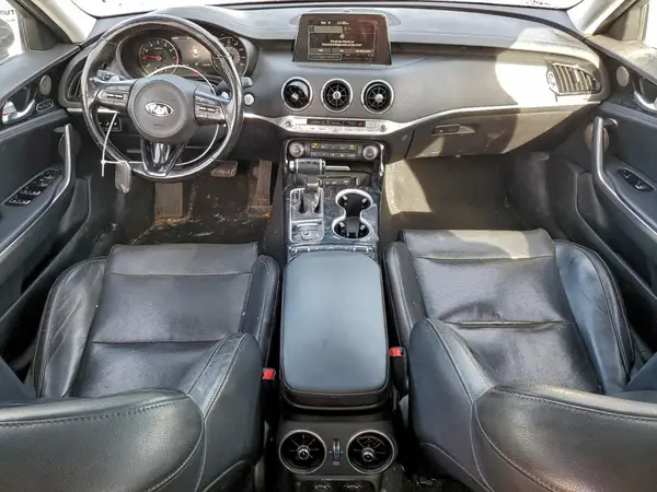 KNAE25LA4J6025013 2018 KIA STINGER - Image 8