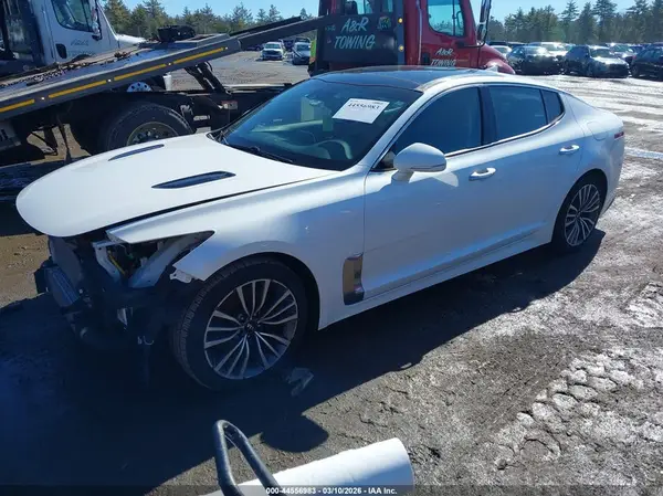 KNAE25LA4J6033421 2018 KIA STINGER - Image 2