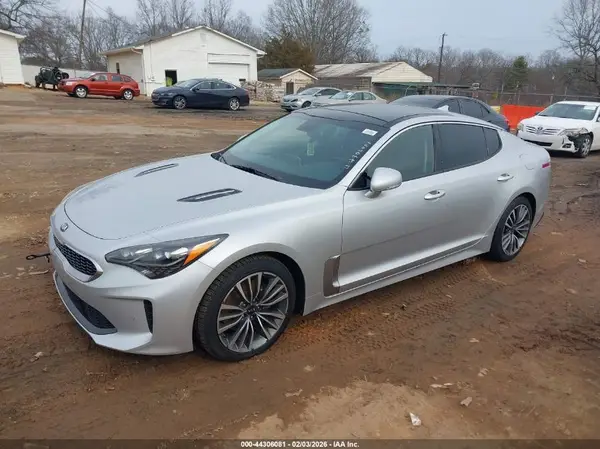 KNAE25LA5J6013775 2018 KIA STINGER - Image 2