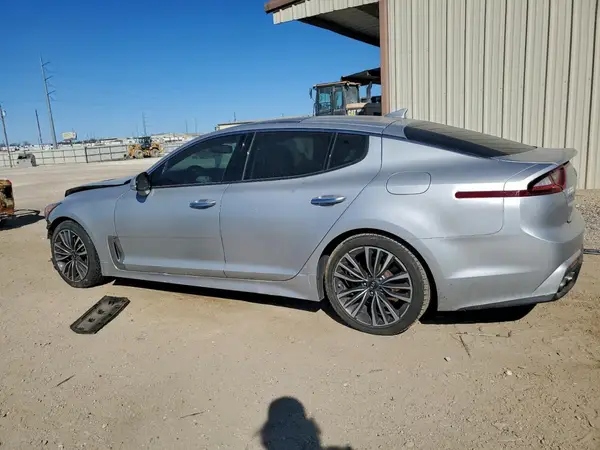 KNAE25LA5J6015154 2018 KIA STINGER - Image 2