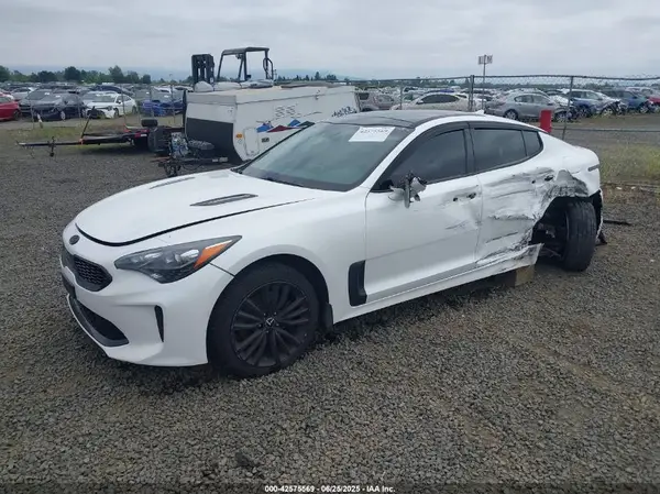 KNAE25LA5J6024792 2018 KIA STINGER - Image 2