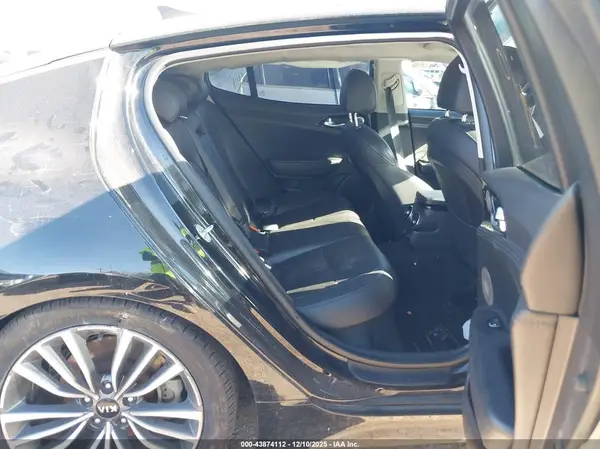 KNAE25LA5K6047636 2019 KIA STINGER - Image 8