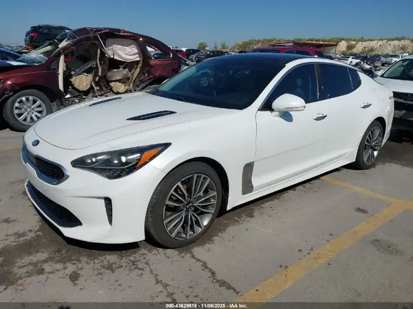 KNAE25LA5K6051752 2019 KIA STINGER - Image 2