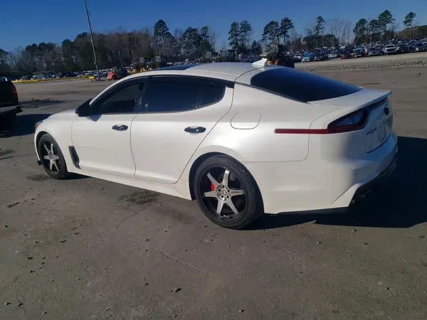 KNAE25LA5K6063982 2019 KIA STINGER - Image 2