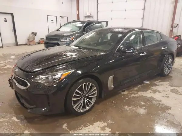 KNAE25LA6J6011307 2018 KIA STINGER - Image 2
