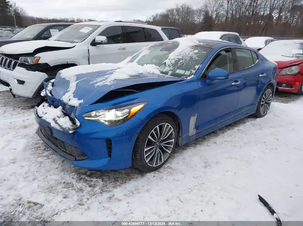 KNAE25LA6J6014059 2018 KIA STINGER - Image 2
