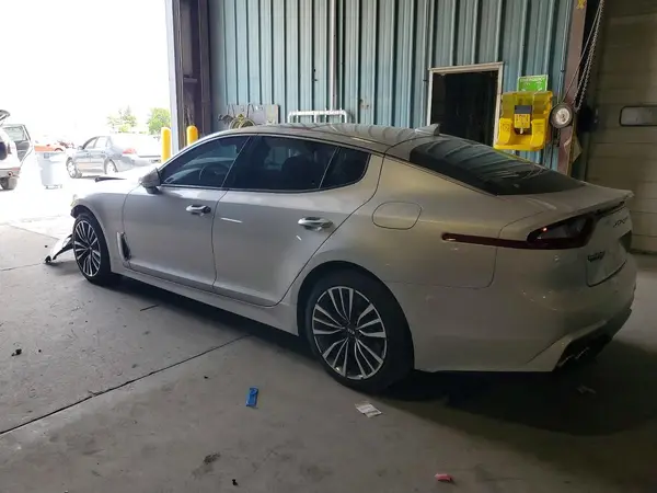 KNAE25LA6J6015387 2018 KIA STINGER - Image 2