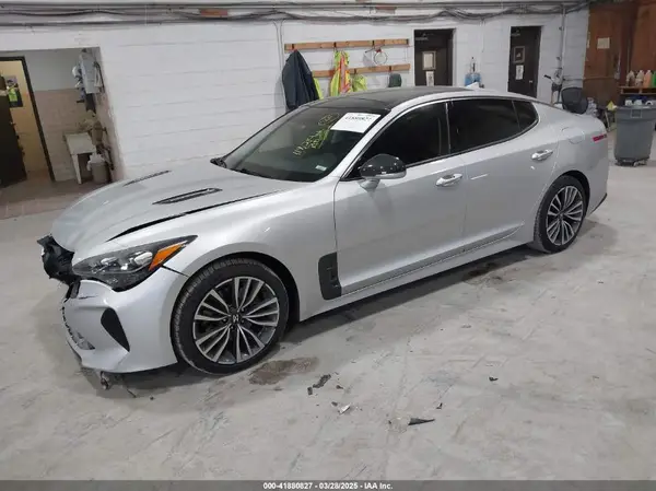 KNAE25LA6J6021819 2018 KIA STINGER - Image 2