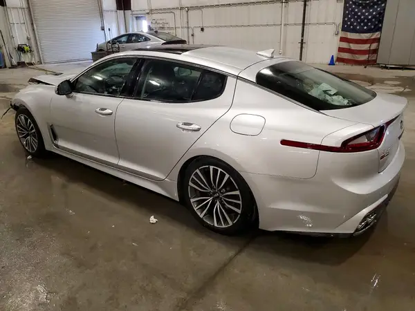 KNAE25LA6J6025577 2018 KIA STINGER - Image 2