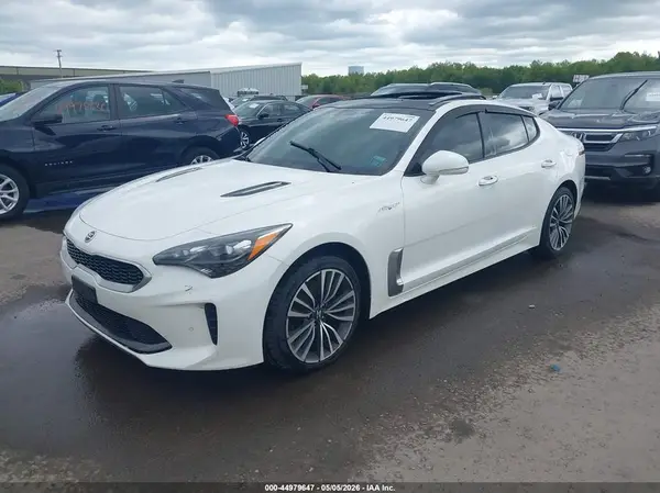 KNAE25LA7J6010540 2018 KIA STINGER - Image 2