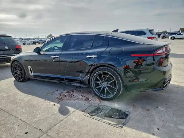 KNAE25LA7J6013955 2018 KIA STINGER - Image 2