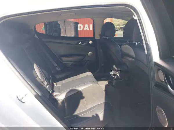 KNAE25LA7J6017312 2018 KIA STINGER - Image 8