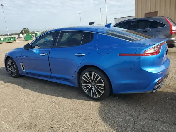 KNAE25LA8J6014029 2018 KIA STINGER - Image 2