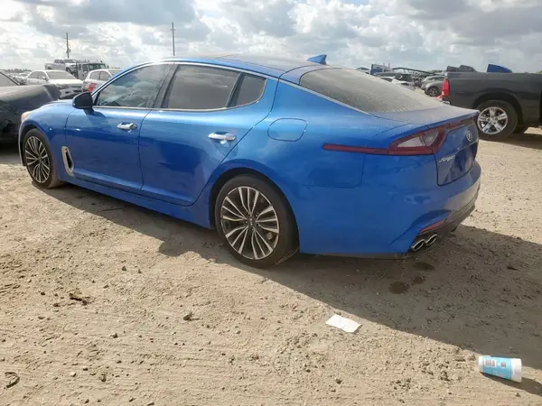 KNAE25LA8J6015018 2018 KIA STINGER - Image 2