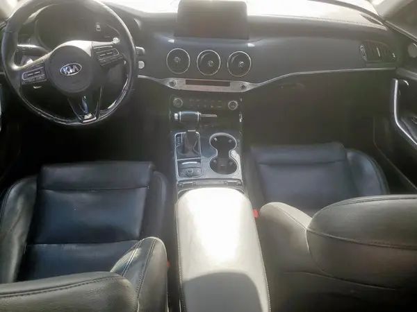 KNAE25LA8J6015018 2018 KIA STINGER - Image 8