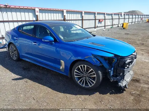 KNAE25LA8J6016976 2018 KIA STINGER - Image 1