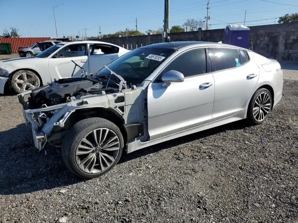 KNAE25LA8J6017478 2018 KIA STINGER - Image 1