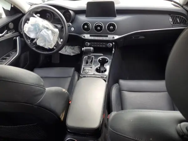 KNAE25LA8J6028383 2018 KIA STINGER - Image 8