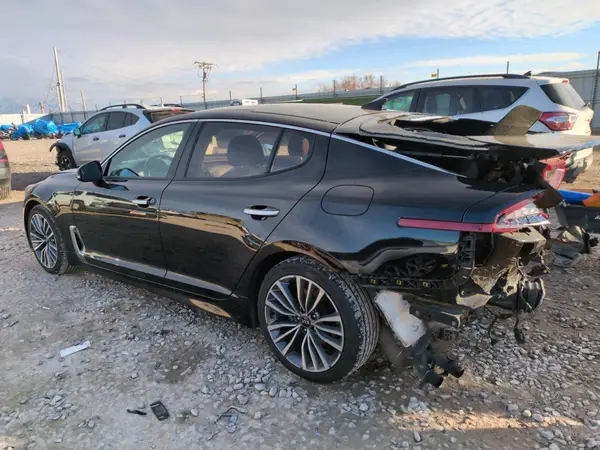 KNAE25LA8J6032787 2018 KIA STINGER - Image 2