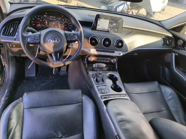 KNAE25LA8J6032787 2018 KIA STINGER - Image 8