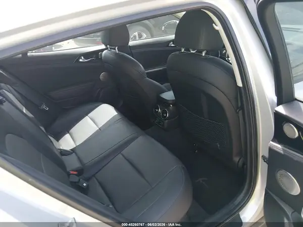 KNAE25LA8J6037312 2018 KIA STINGER - Image 8