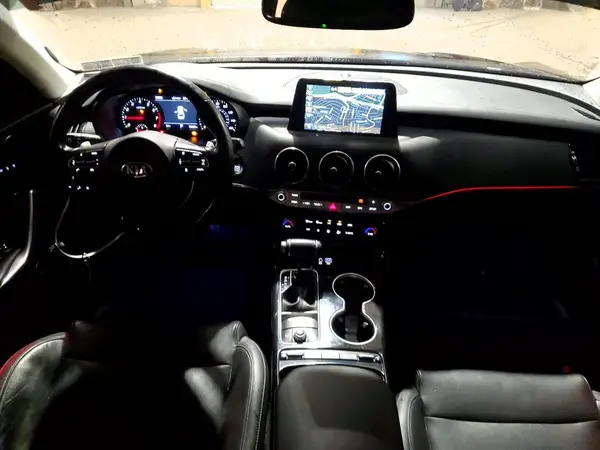 KNAE25LA9J6010796 2018 KIA STINGER - Image 8