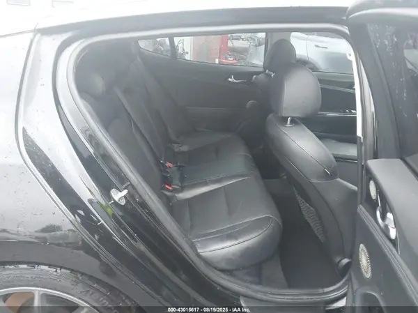 KNAE25LA9J6017568 2018 KIA STINGER - Image 8