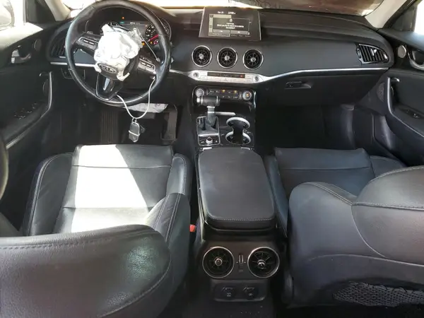 KNAE25LA9J6032068 2018 KIA STINGER - Image 8