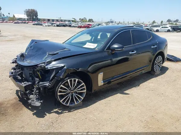 KNAE25LA9J6033883 2018 KIA STINGER - Image 2