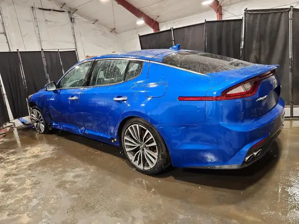 KNAE25LA9J6037495 2018 KIA STINGER - Image 2