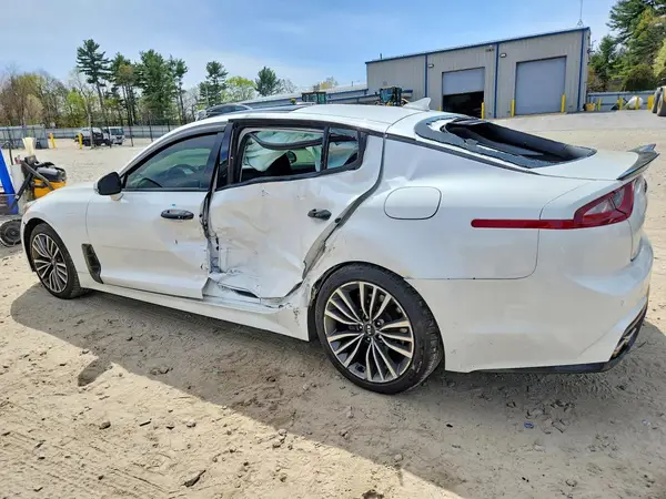 KNAE25LA9K6042200 2019 KIA STINGER - Image 2