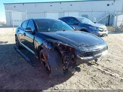 KNAE25LA9K6042245 2019 KIA STINGER