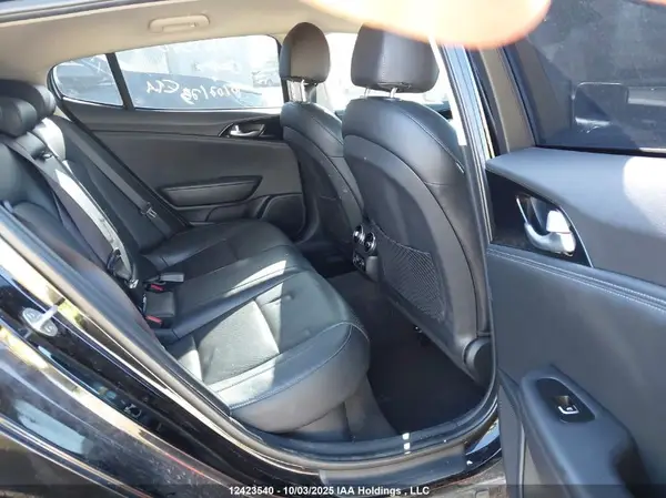 KNAE25LA9K6042245 2019 KIA STINGER - Image 8