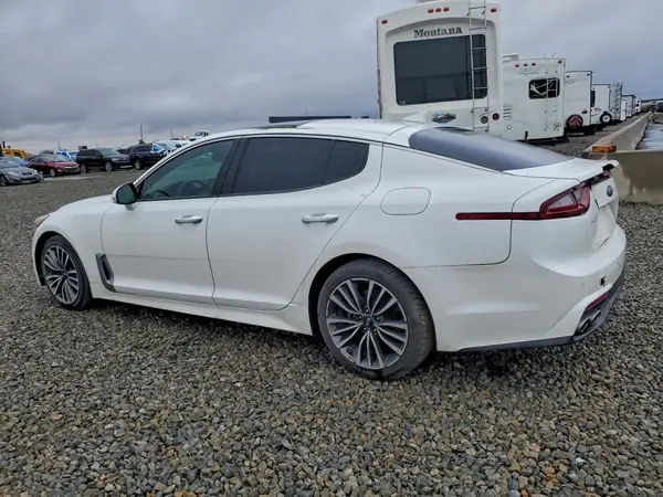 KNAE25LAXJ6011147 2018 KIA STINGER - Image 2