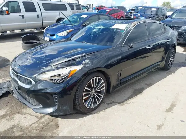 KNAE25LAXJ6011343 2018 KIA STINGER - Image 2
