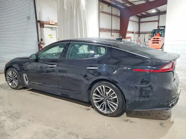KNAE25LAXJ6011780 2018 KIA STINGER - Image 2